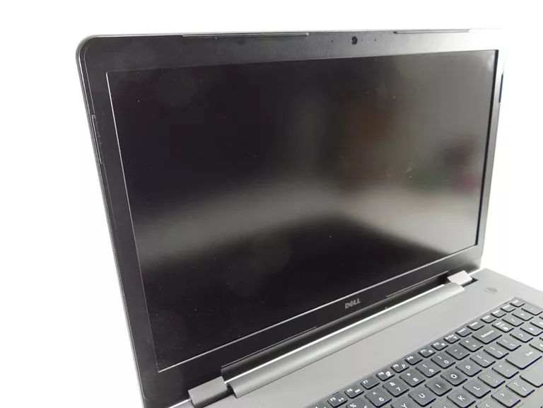 LAPTOP DELL 17 CALI I5-6200 RADEON R5 8GB/1TB/WIN10