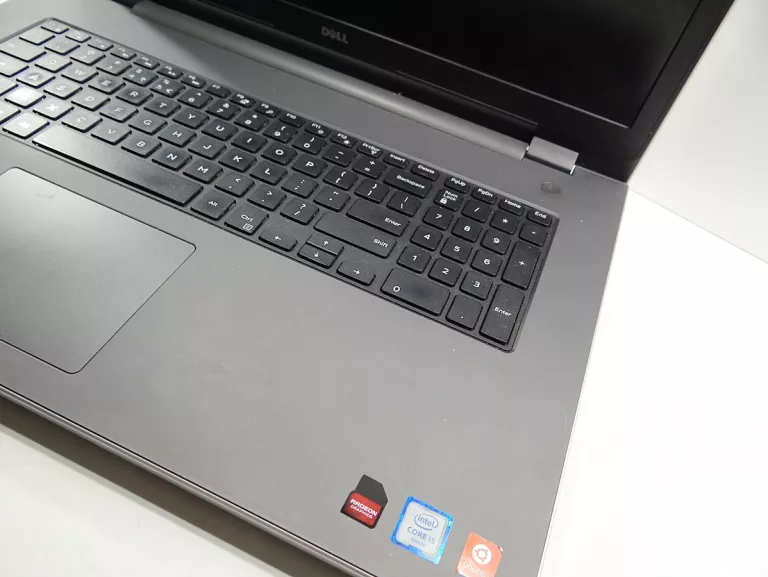 LAPTOP DELL 17 CALI I5-6200 RADEON R5 8GB/1TB/WIN10