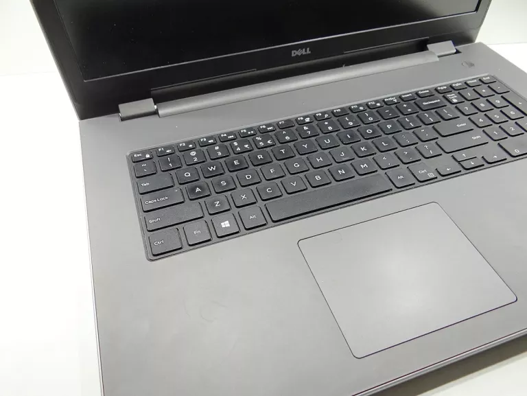 LAPTOP DELL 17 CALI I5-6200 RADEON R5 8GB/1TB/WIN10