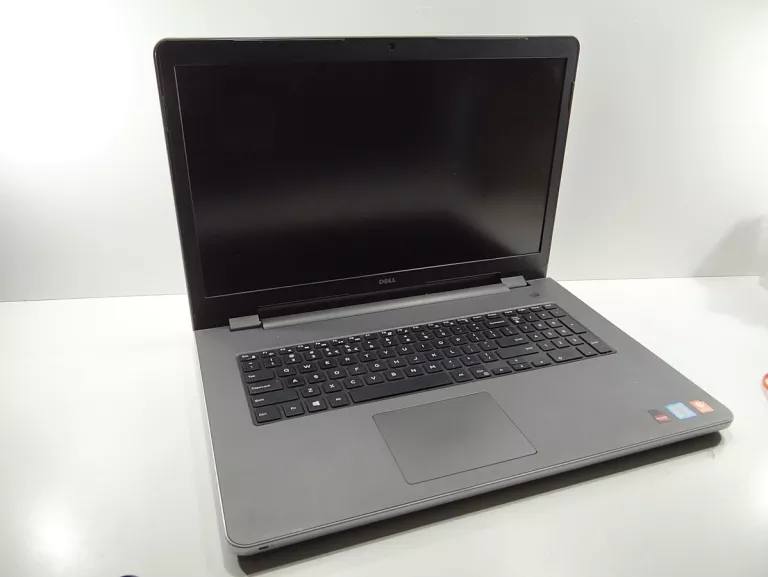 LAPTOP DELL 17 CALI I5-6200 RADEON R5 8GB/1TB/WIN10