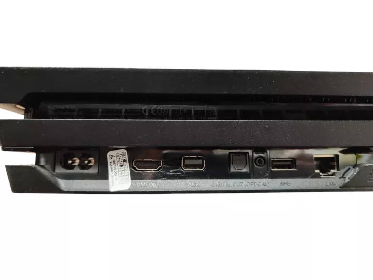 KONSOLA PLAYSTATION 4 PRO 1TB CUH-7216B