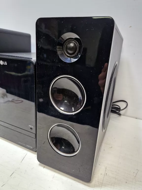 WIEŻA LG CM2760 Z GŁOŚNIKAMI