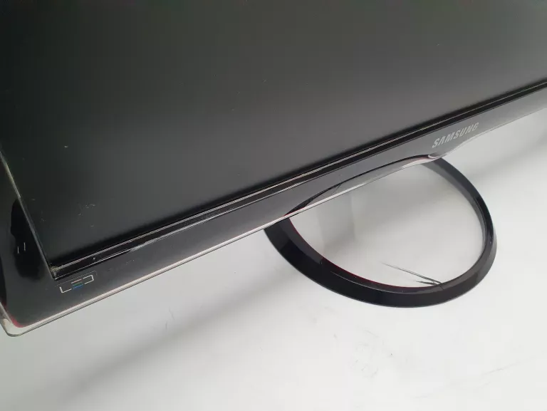 TELEWIZOR MONITOR 24 CALE SAMSUNG T24A550 HD + KABEL / BRAK PILOTA