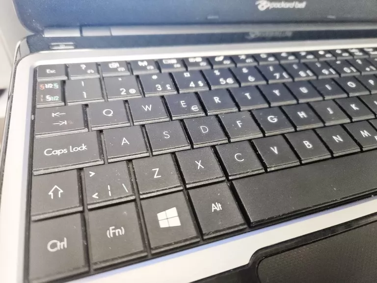 LAPTOP PACKARD BELL Z5WT1 EASYNOTE TE69BM 15,6 " I3-3217U 8GB/500GB