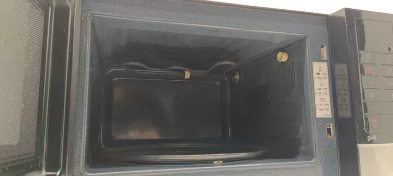 KUCHENKA MIKROFALOWA SAMSUNG GE89MST