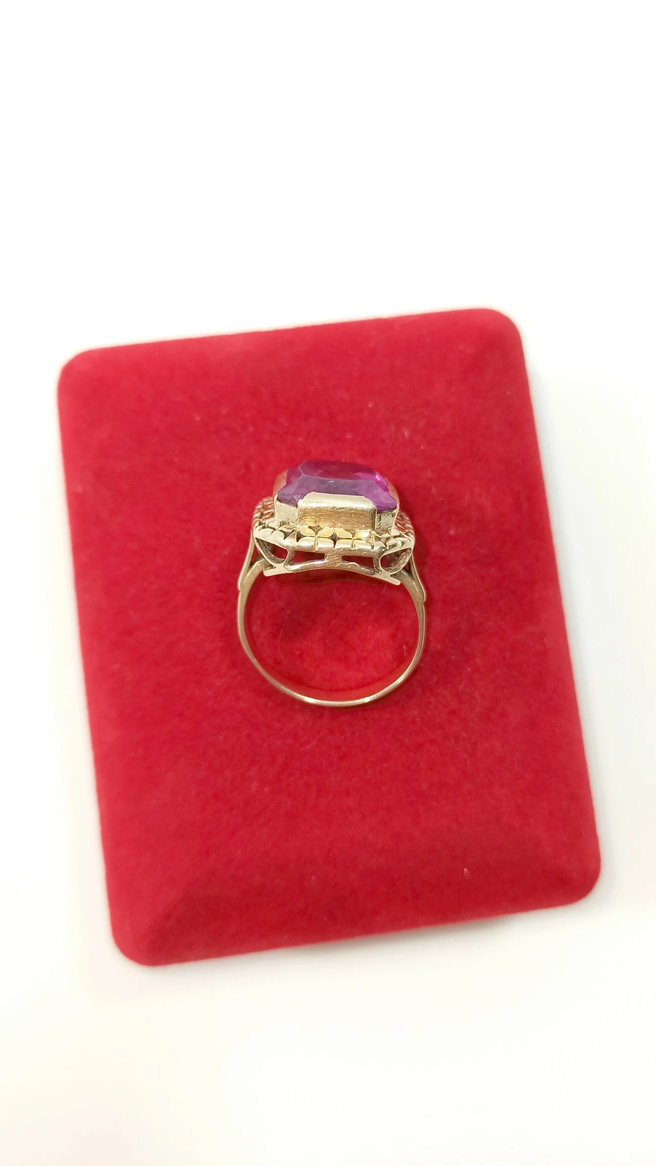 wyjatkowy-pierscien-z-kamieniem-748g-585-rodzaj-2205-16