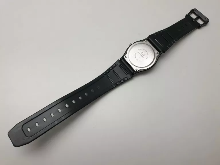 ZEGAREK Q&Q QUARTZ 5BAR CZARNY