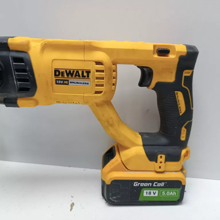 MŁOTOWIERTARKA DEWALT DCH133 + BATERIA 5.0