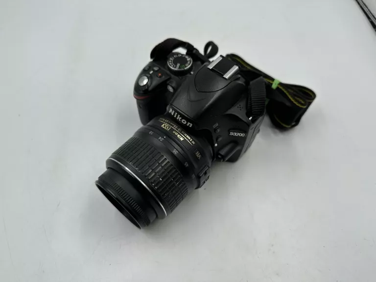 APARAT NIKON D3200 + OBIEKTYW 18-55MM ŁADOWRKA KARTA 16GB