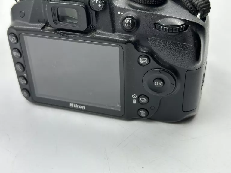 APARAT NIKON D3200 + OBIEKTYW 18-55MM ŁADOWRKA KARTA 16GB