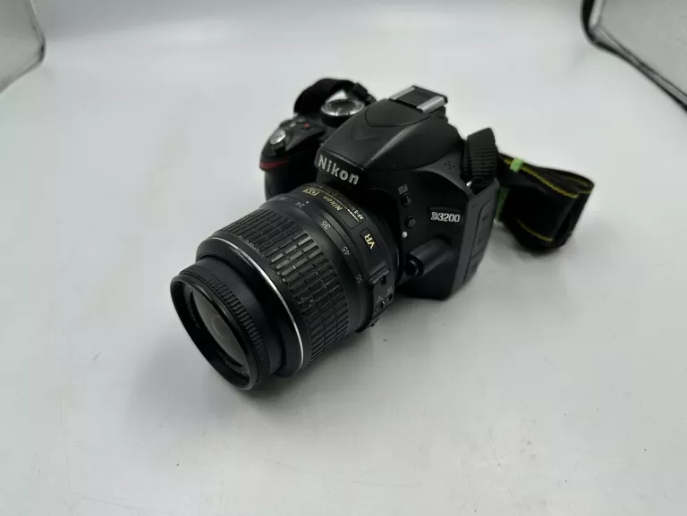 APARAT NIKON D3200 + OBIEKTYW 18-55MM ŁADOWRKA KARTA 16GB