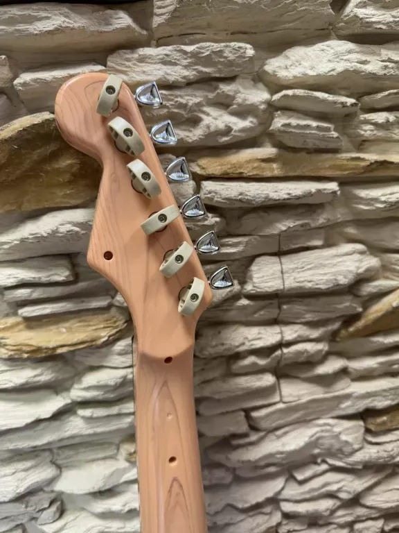 MEME ELEKTRONICZNA GITARA ROCKOWA TYLER
