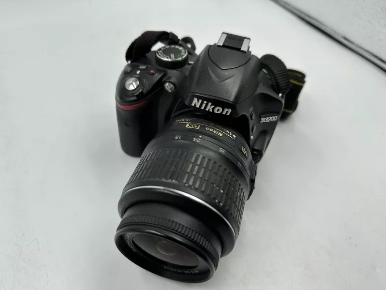 APARAT NIKON D3200 + OBIEKTYW 18-55MM ŁADOWRKA KARTA 16GB