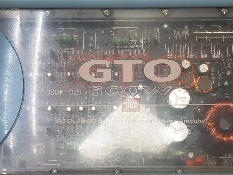 WZMACNIACZ SAMOCHODOWY 4 KANAŁOWY JBL GTO 4000
