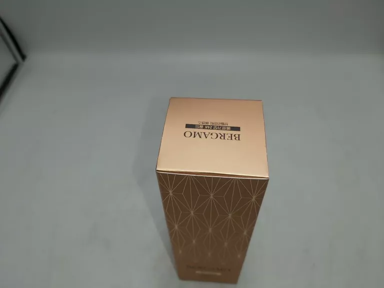 BERGAMO 24K GOLD BRILLIANT ESSENCE ROZŚWIETLAJĄCA ESENCJA DO TWARZY 110ML