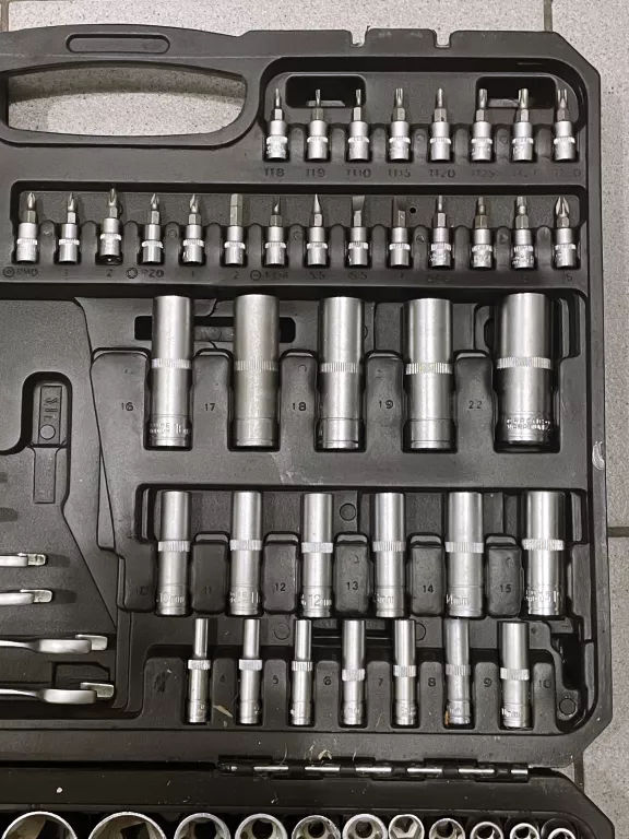 BOXER BX-009S ZESTAW 216 ELEMENTÓW KLUCZE NASADOWE PREMIUM + WALIZKA
