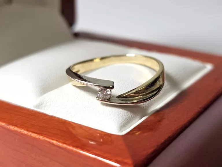 PIĘKNY PIERŚCIONEK Z DIAMENTEM 2,28G 585