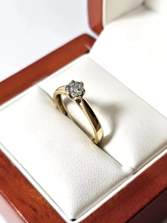 PRZEŚLICZNY ZŁOTY PIERŚCIONEK Z DIAMENTEM 14K 1,81 G