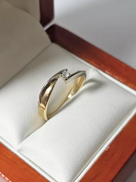 PIĘKNY PIERŚCIONEK Z DIAMENTEM 2,28G 585