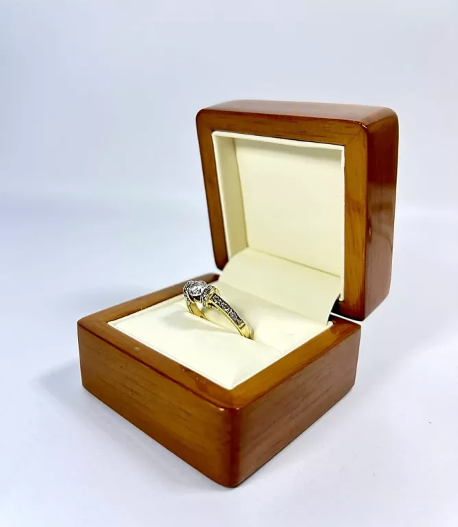 zloty-pierscionek-333-259g-rozmiarsrednica-wew-mm-372-17