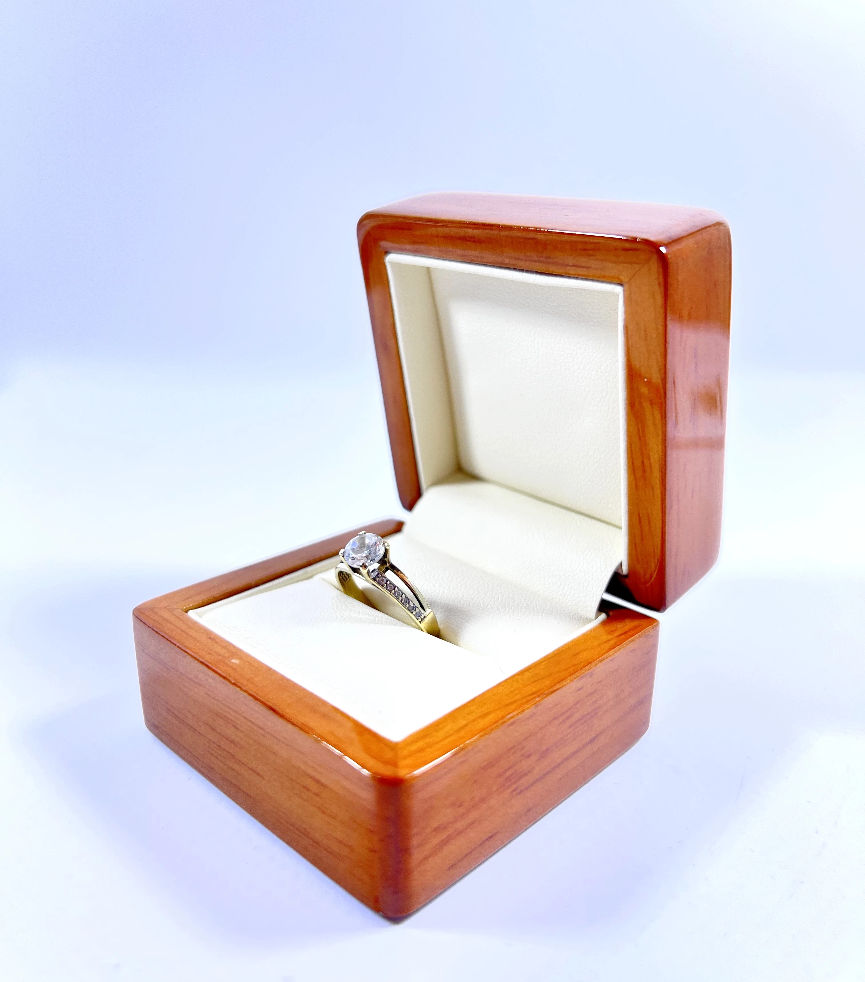 zloty-pierscionek-333-19g-11r-rodzaj-2205-2