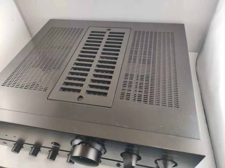 WZMACNIACZ TECHNICS SU-VX 700
