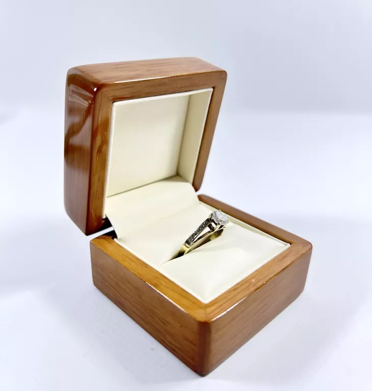 ZŁOTY PIERŚCIONEK 333 1,9G 11R