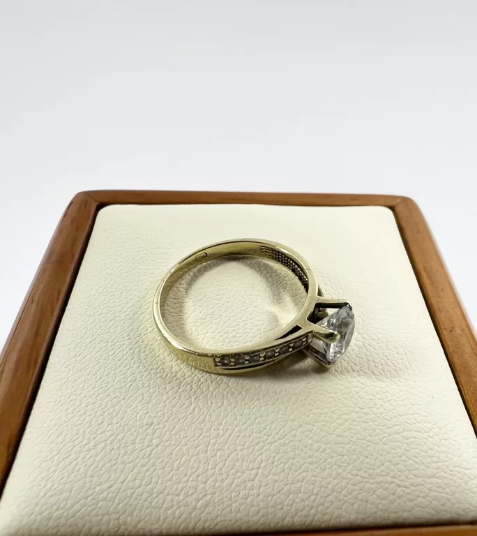 zloty-pierscionek-333-19g-11r-material-15835-2