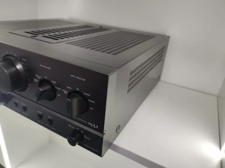 WZMACNIACZ TECHNICS SU-VX 700