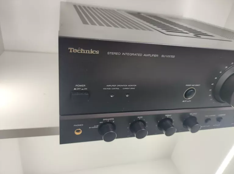 WZMACNIACZ TECHNICS SU-VX 700