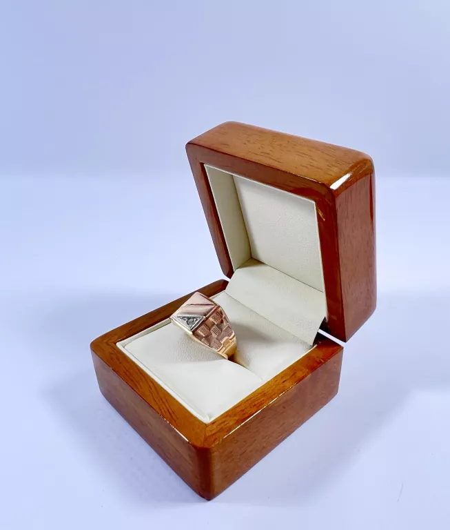 ZŁOTY SYGNET 14K 585 4,66G R17