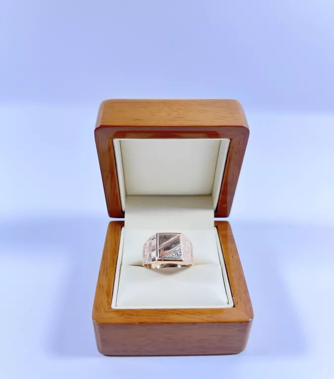 ZŁOTY SYGNET 14K 585 4,66G R17