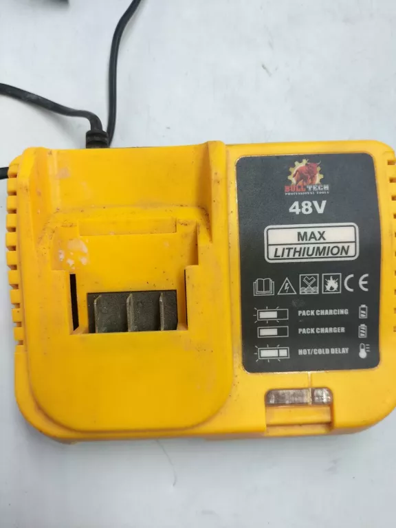 ZESTAW NARZĘDZI AKUMULATOROWYCH WKRĘTARKA SZLIFIERKA 2X5AH BT-142 BULLTEC