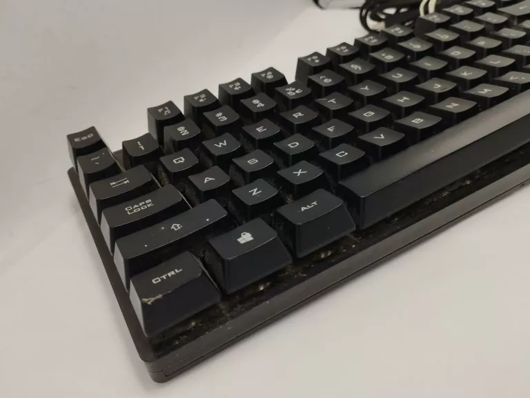 klawiatura-trust-laan-van-barcelona-600-stan-11323-2