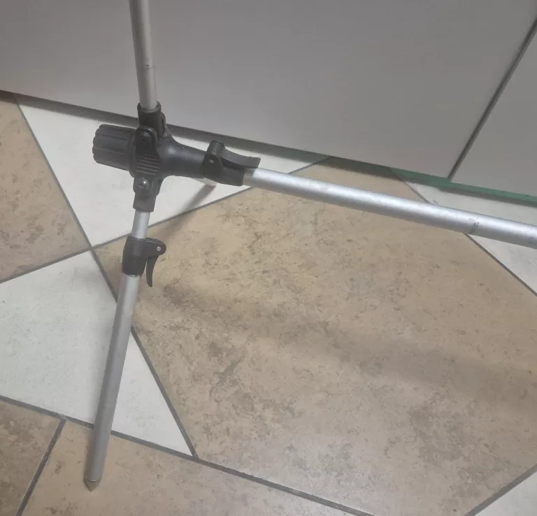 STANOWISKO KARPIOWE STOJAK NA 2 WĘDKI RUMPOL