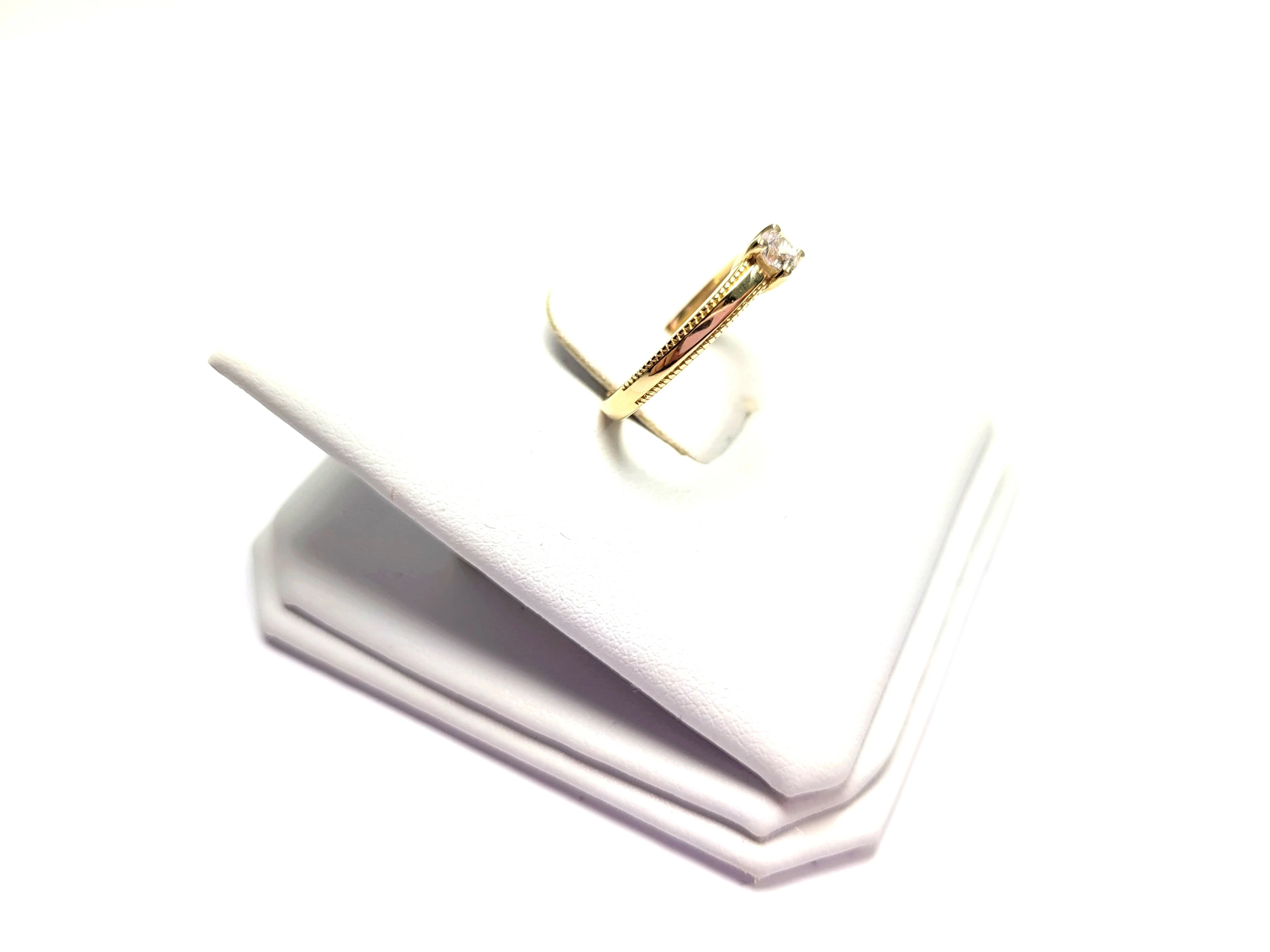 piekny-pierscionek-z-kamieniem-585p-11r-181g-rodzaj-2205-2