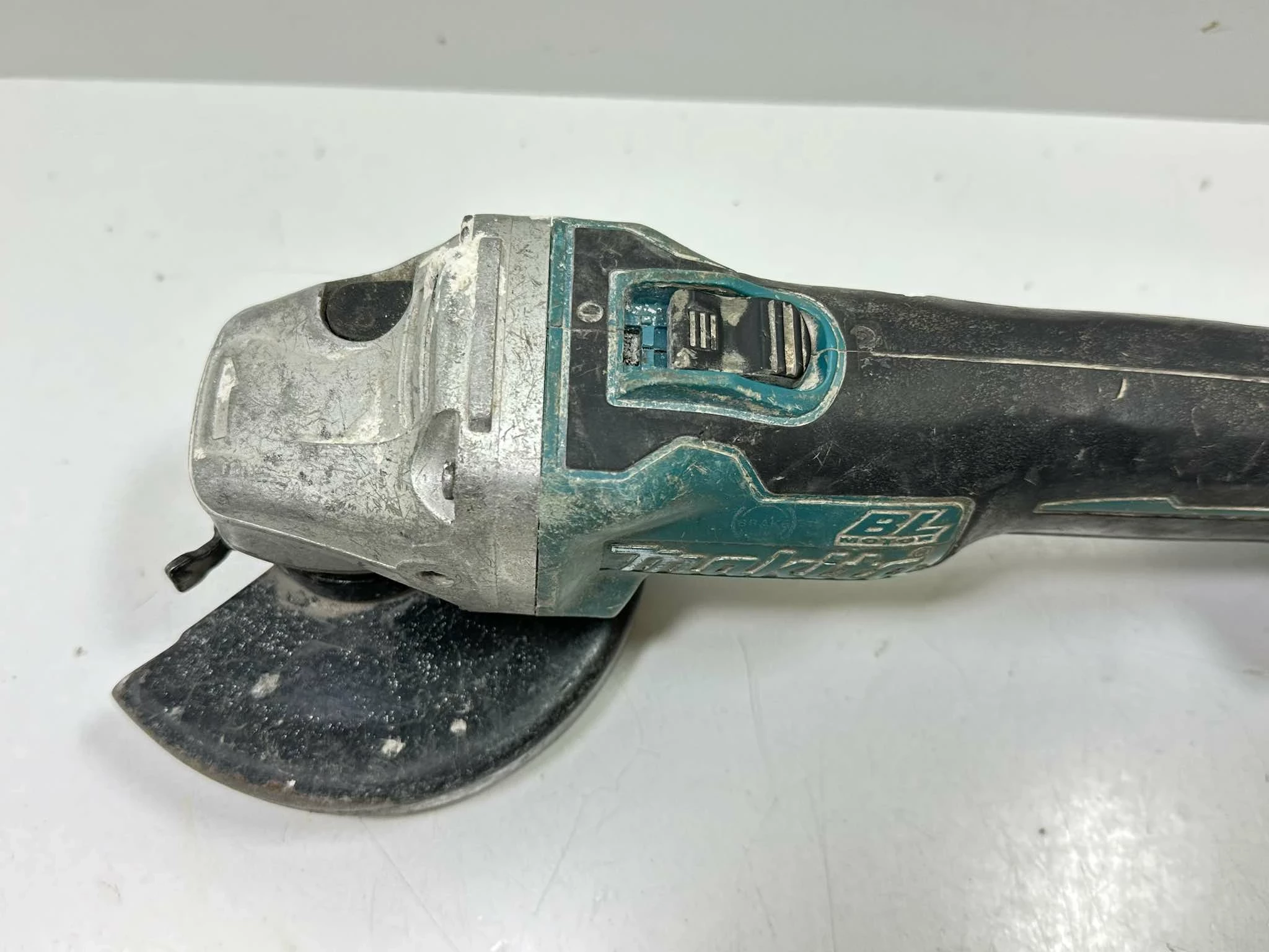 szlifierka-makita-dga506-ean-gtin-0088381814355