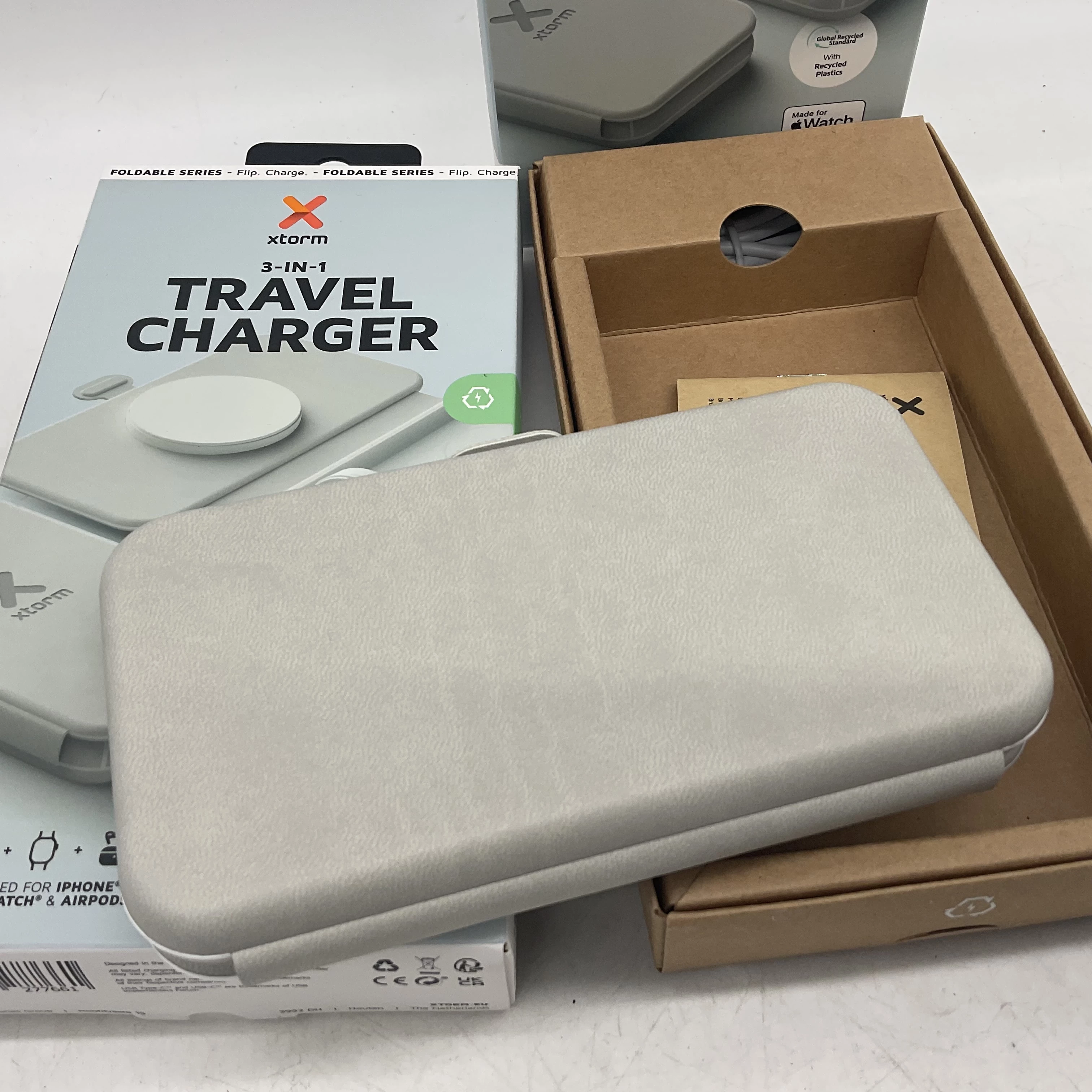 xstorm-3-in-1-travel-charger-ladowarka-indukcyjna-do-apple-stan-11323-2