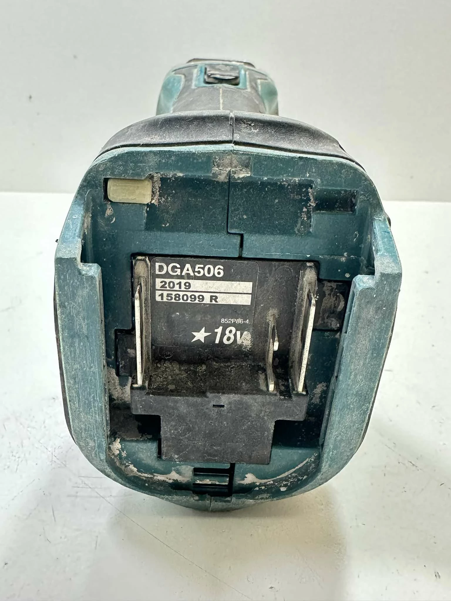 szlifierka-makita-dga506-marka-128608-9