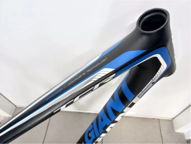 RAMA CARBON GIANT TCR ADVANCED SL 23 + WIDELEC