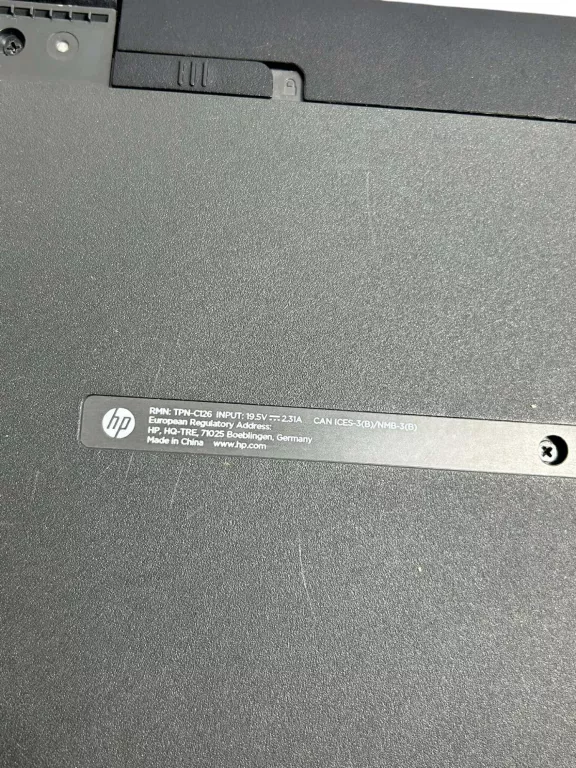 LAPTOP HP TPN-C126 / AMD A6-6310 / 8GB RAM /500GB