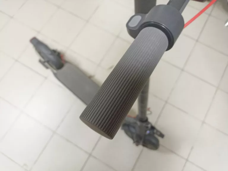 HULAJNOGA XIAOMI SCOOTER 4