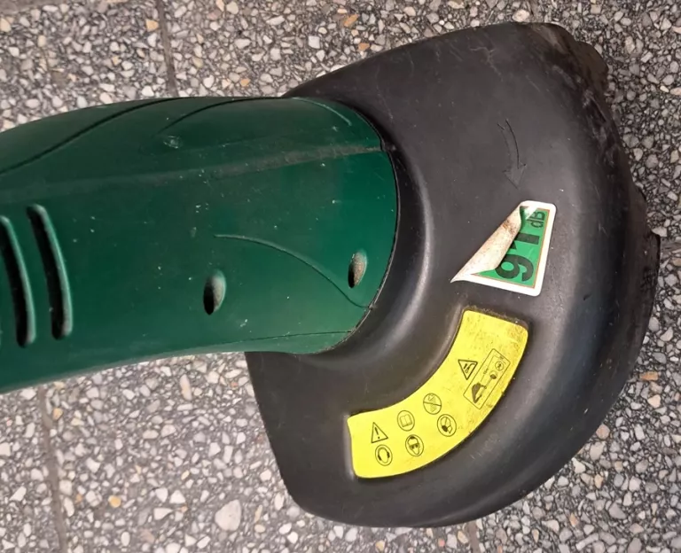 PODKASZARKA ELEKTRYCZNA QUALCAST 250W