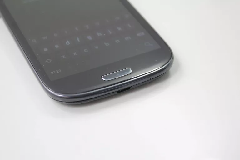 TELEFON SAMSUNG GALAXY S III
