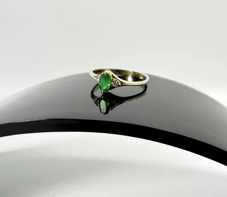 biale-zloto-pierscionek-z-szmaragdem-r9-147g-585-marka-248811-958954