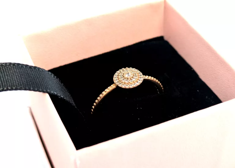 pierscionek-pandora-z-cyrkoniami-met-r56-aleja-jana-pawla-ii-9b-reda