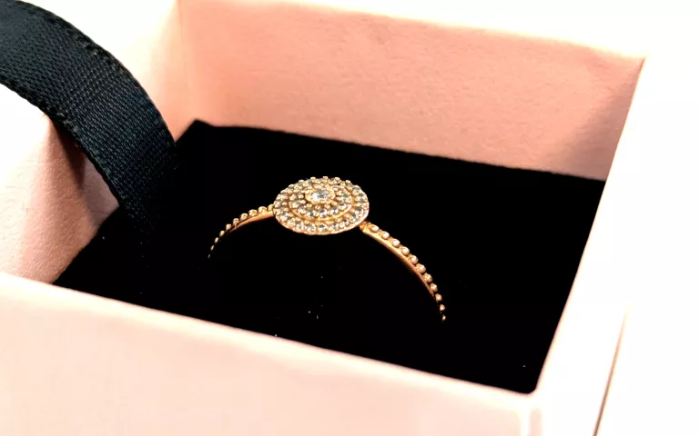 pierscionek-pandora-z-cyrkoniami-met-r56-kamienie-221-4