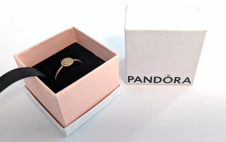 pierscionek-pandora-z-cyrkoniami-met-r56-stan-11323-253806