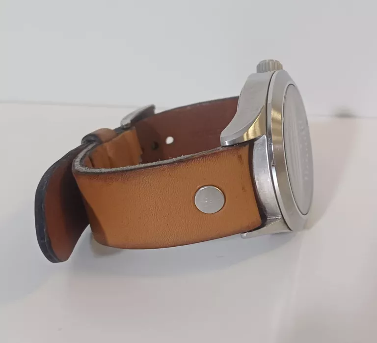ZEGAREK FOSSIL AM4554