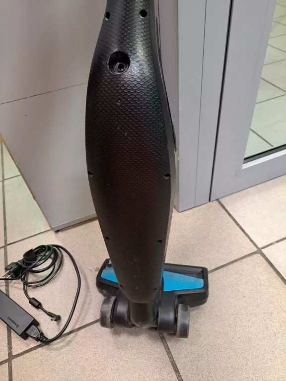 ODKURZACZ PHILIPS POWER PRO AQUA PIONOWY
